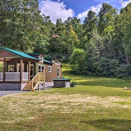 Quaint Mtn Cabin Tiny Living Near Big Adventure Бревард Экстерьер фото