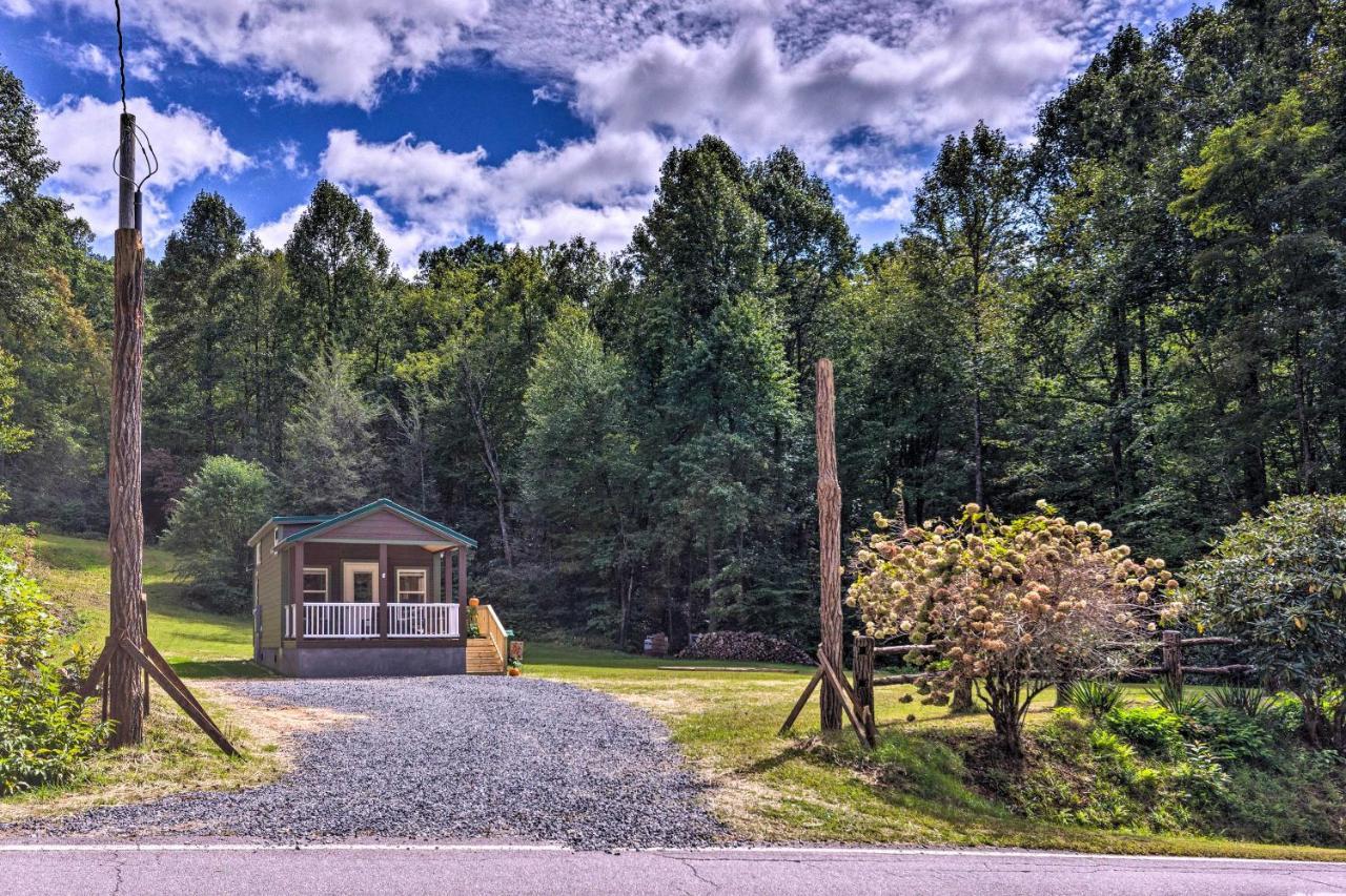 Quaint Mtn Cabin Tiny Living Near Big Adventure Бревард Экстерьер фото